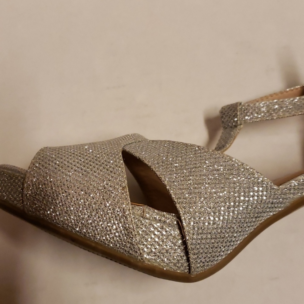 XOXO dress shoes - Picture 8 of 8